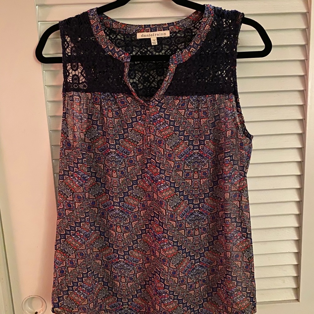 Flowy Tank